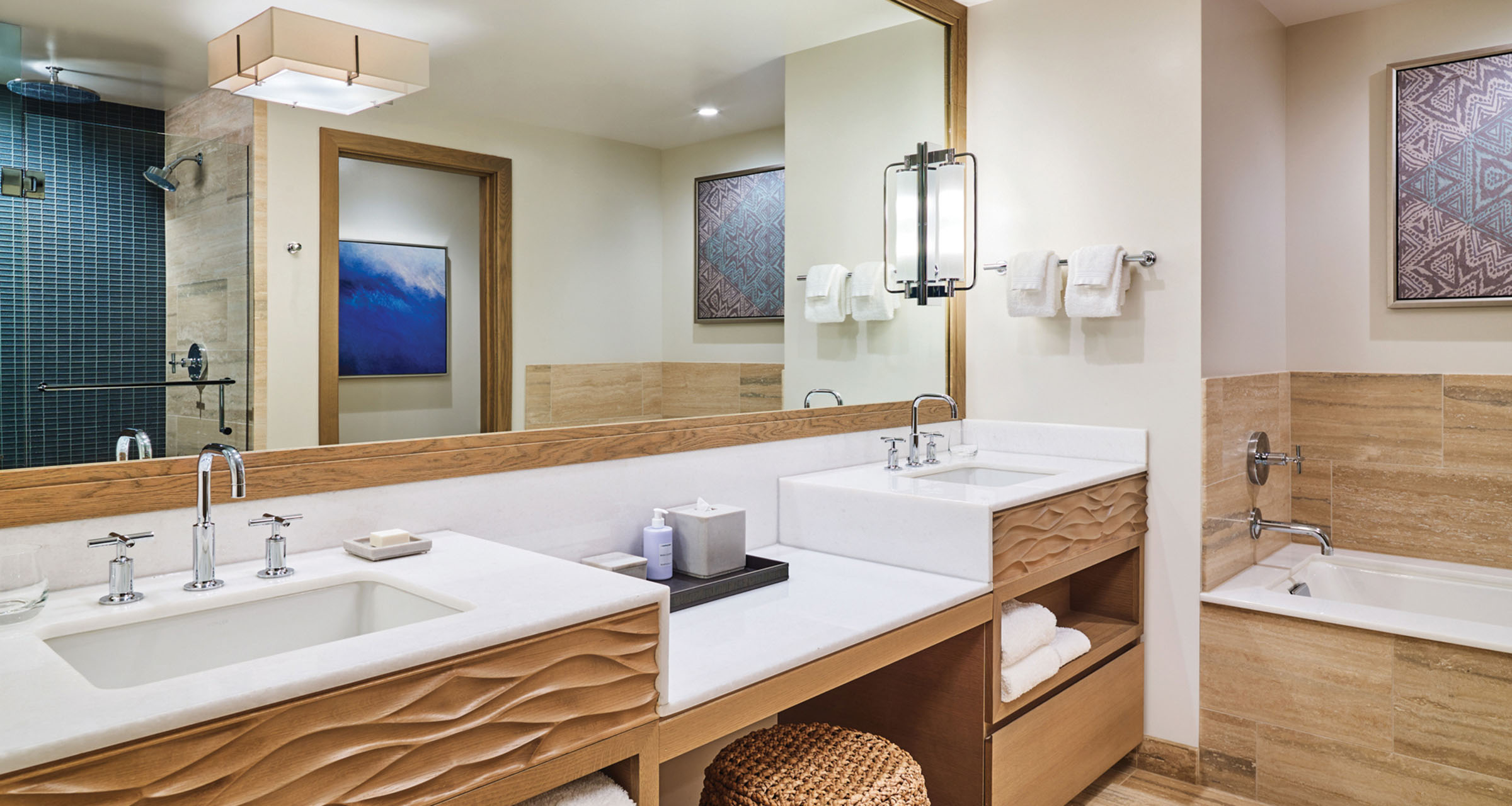 Maliula master bathroom - Beachfront home for sale in Kauai, Hawaii