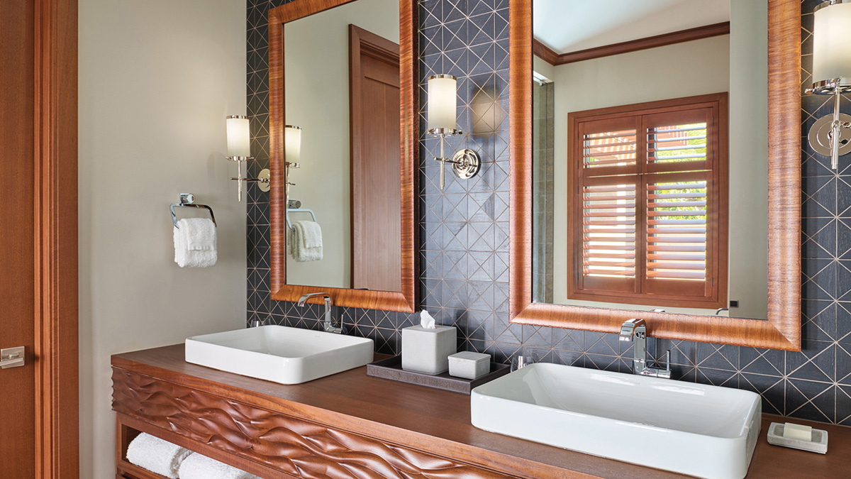 Laola guest master bathroom