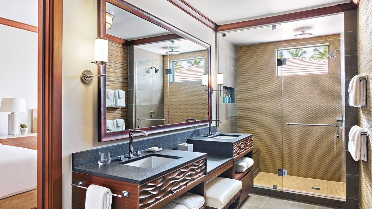 Laola bathroom - Beachfront home for sale in Kauai, Hawaii