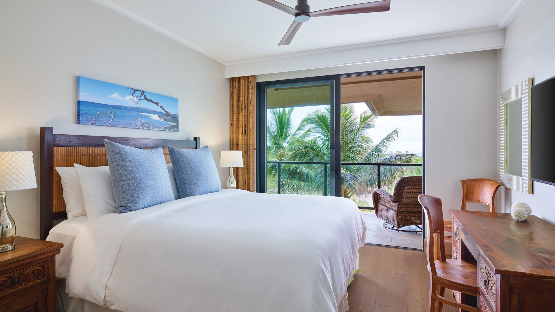 Maliula Unit 2407 - Guest Master Bedroom