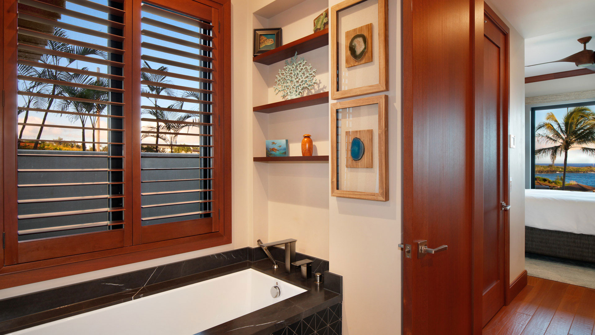 Laola Townhomes - Bathroom