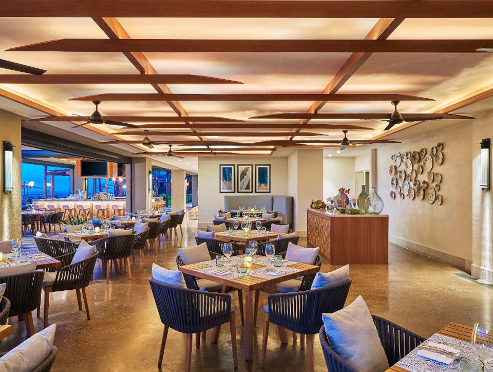 Hualanis dining room